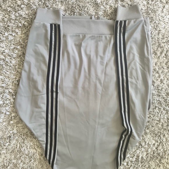 Adidas Gray and Black Lightweight Jacket with Ribbed Collar - Picture 4 of 4